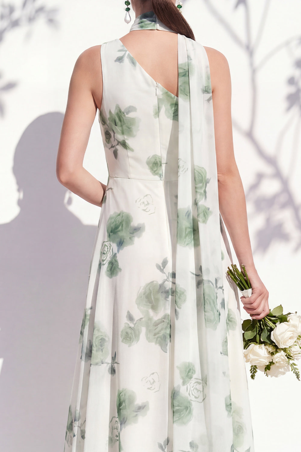 Robe de demoiselle d'honneur trapèze fleurie verte à une épaule avec fente