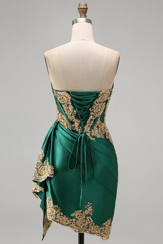 Robe de bal courte en satin vert foncé avec bustier cœur froncé, sequins, corset transparent et ceinture