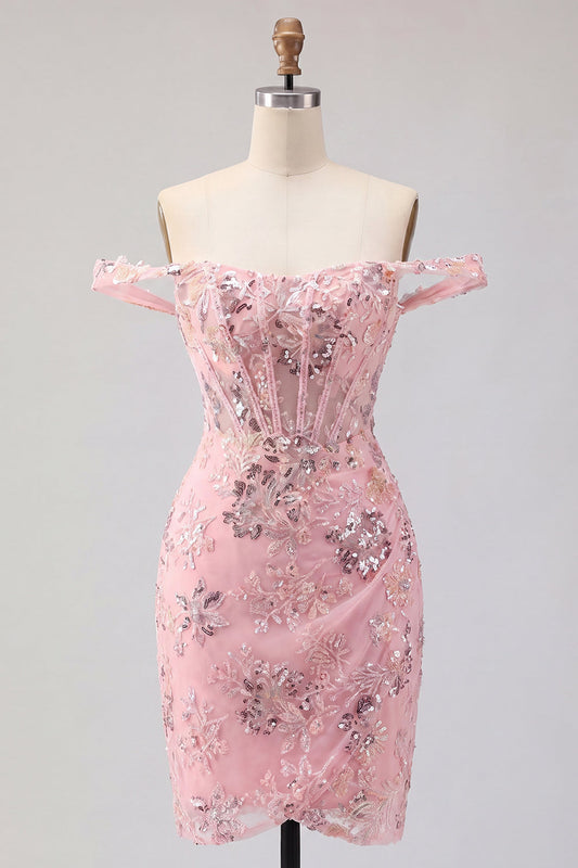 Robe de bal courte moulante rose poudré avec épaules dénudées, corset transparent et sequins