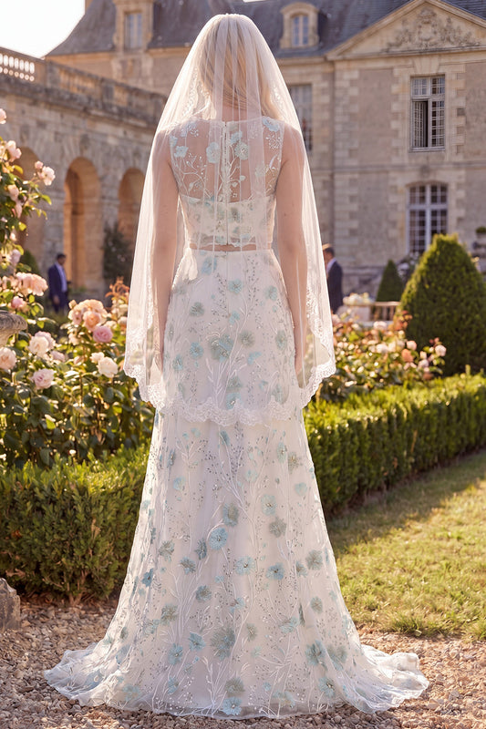 Robe de mariée Blanche Verte à Fleurs, col bateau, traîne et voiles, en 2 pièces