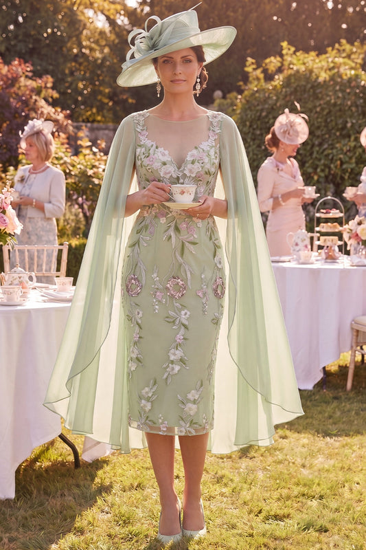 Robe midi fourreau verte ornée d'appliqués floraux, avec cape, pour la mère de la mariée