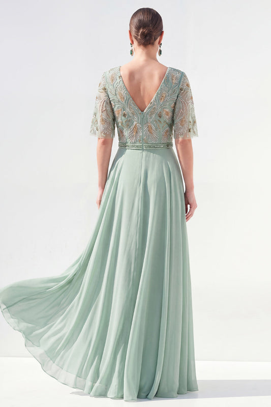 Robe longue de mère de la mariée en mousseline de soie verte évasée à col en V, avec motif floral et perles