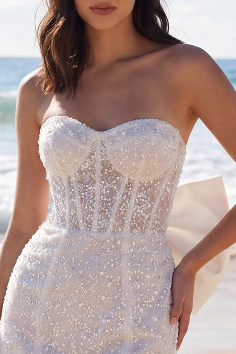 Robe Corset Mini Moulante Ivoire Brodée de Paillettes avec Nœud et Bustier sans Bretelles