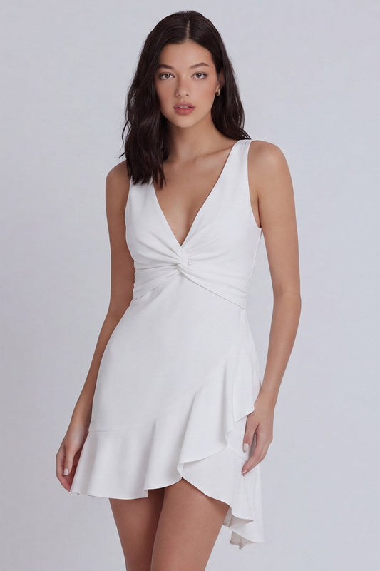 Robe de bal courte moulante écrue à col en V et volants