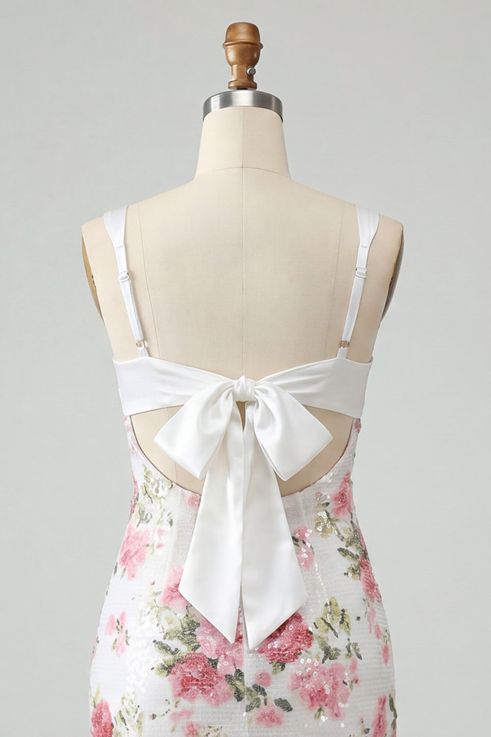Robe de bal de rentrée ajustée, ornée de sequins, de drapés et d'un nœud, motif floral ivoire
