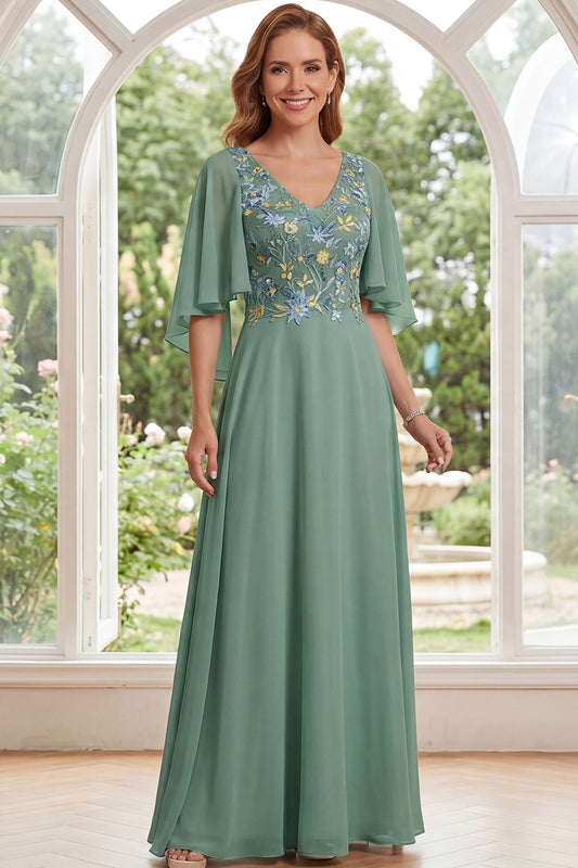 Robe de mère de la mariée longue ligne A en mousseline de soie vert sauge à col en V et motif floral