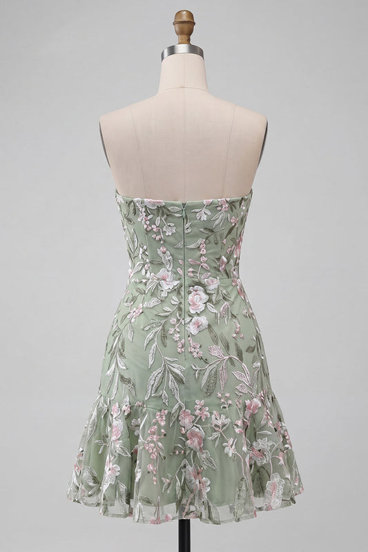 Robe de cocktail bustier moulante vert sauge brodée à volants