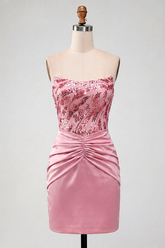 Vestido de fiesta de lentejuelas con fruncido rosa sin tirantes ceñido al cuerpo