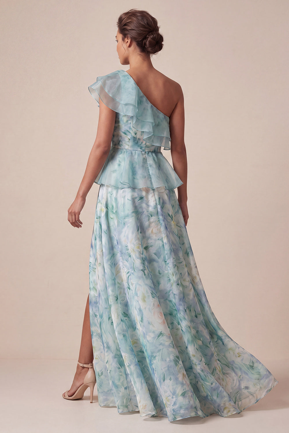 Robe de mère de la mariée vert clair asymétrique avec volants et coupe trapèze