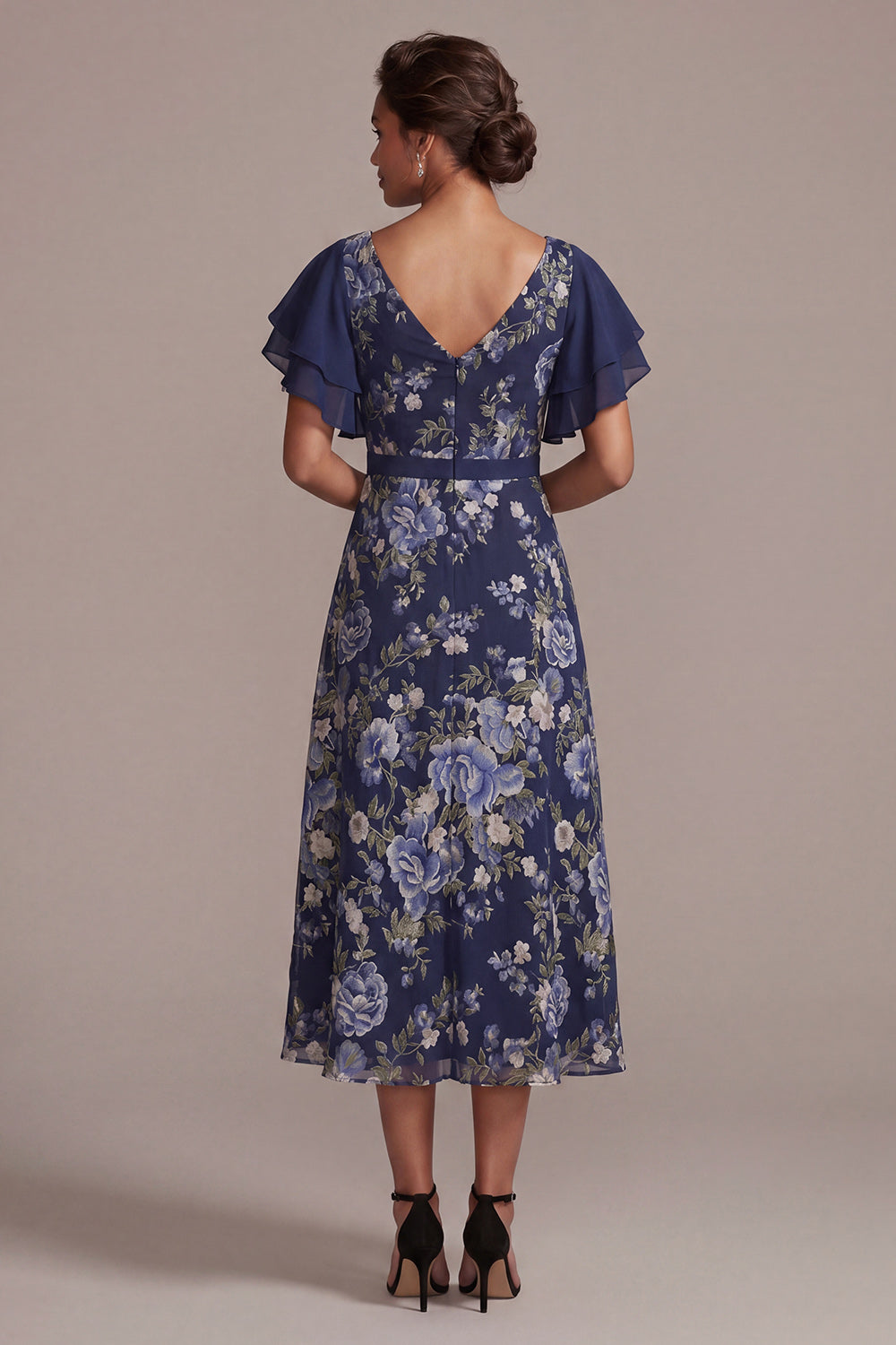 Robe mi-longue évasée à col en V fleuri bleu marine avec fente pour mère de la mariée