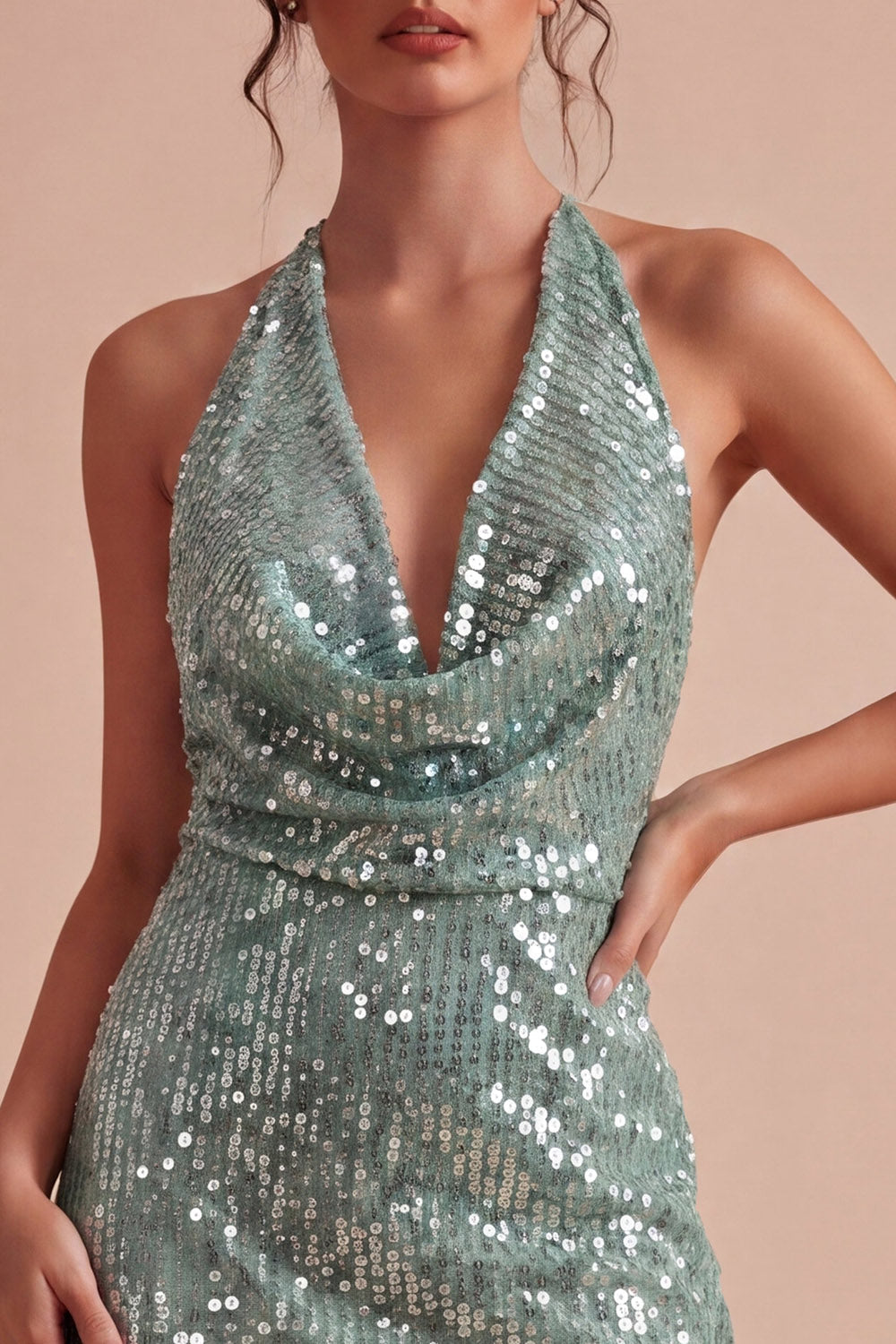 Robe de cocktail courte à sequins vert clair étincelante et décolleté dos nu