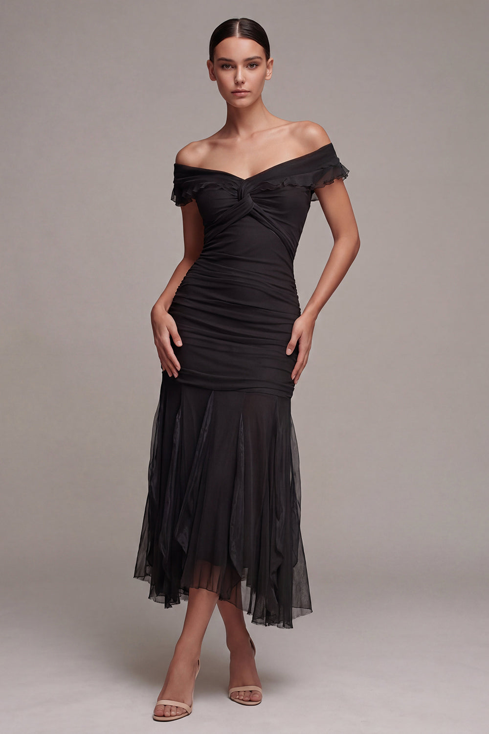 Robe de soirée longue sirène noire à épaules dénudées avec fronces et volants