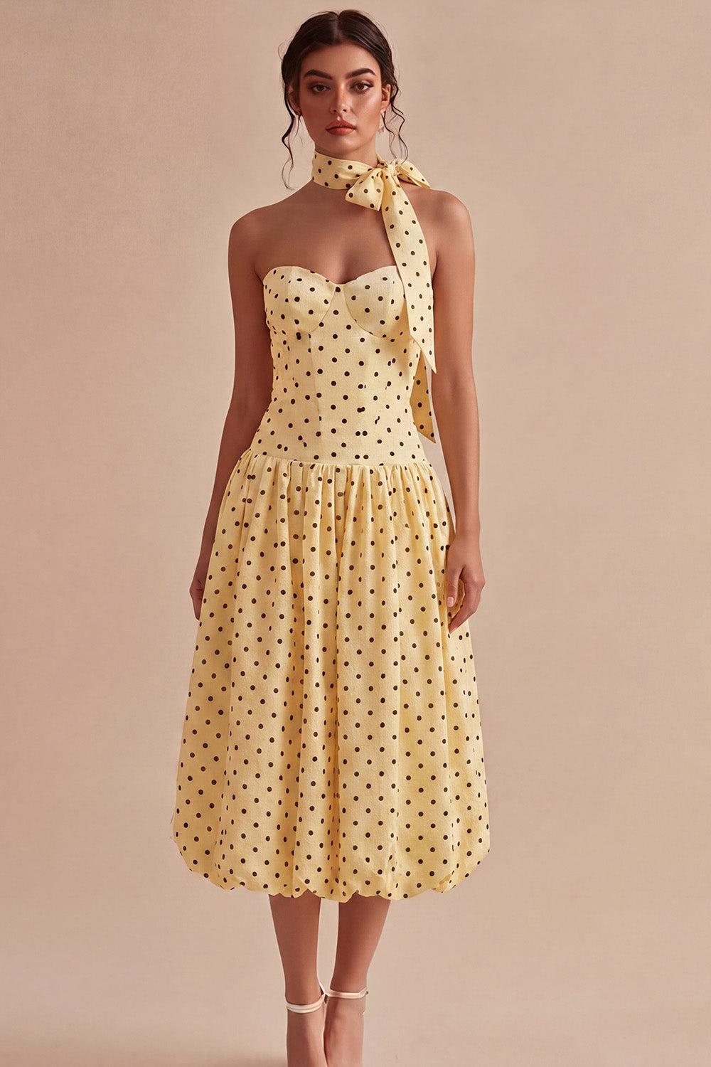 Robe midi bustier évasée noire et jaune à pois
