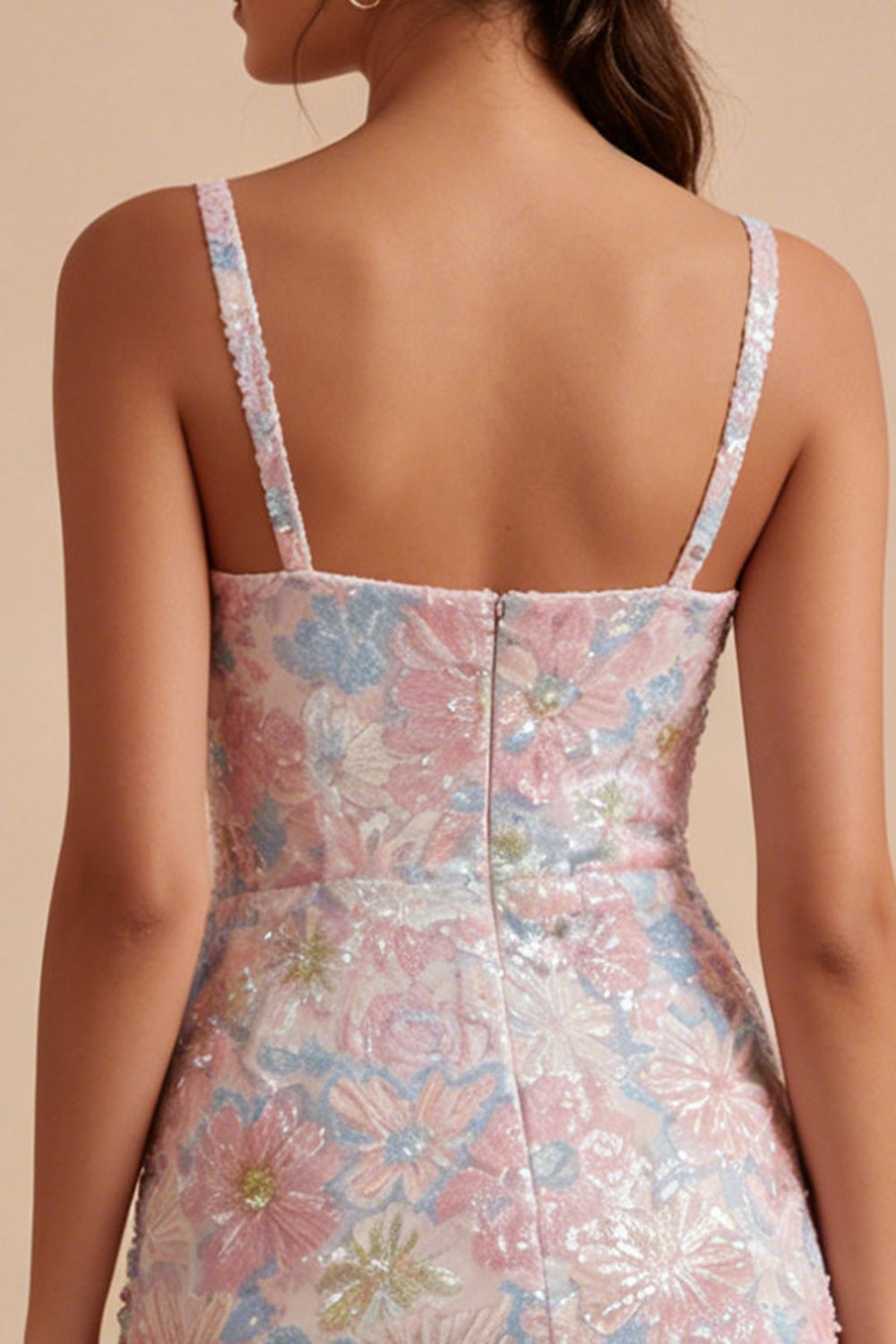 Robe de bal courte moulante rose étincelante à fleurs, avec des perles et des bretelles épaisses