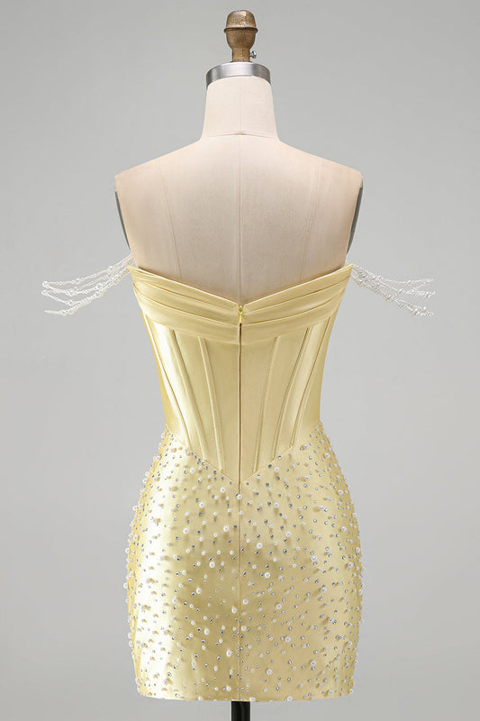 Robe de bal courte jaune moulante à épaules dénudées avec perles et corset