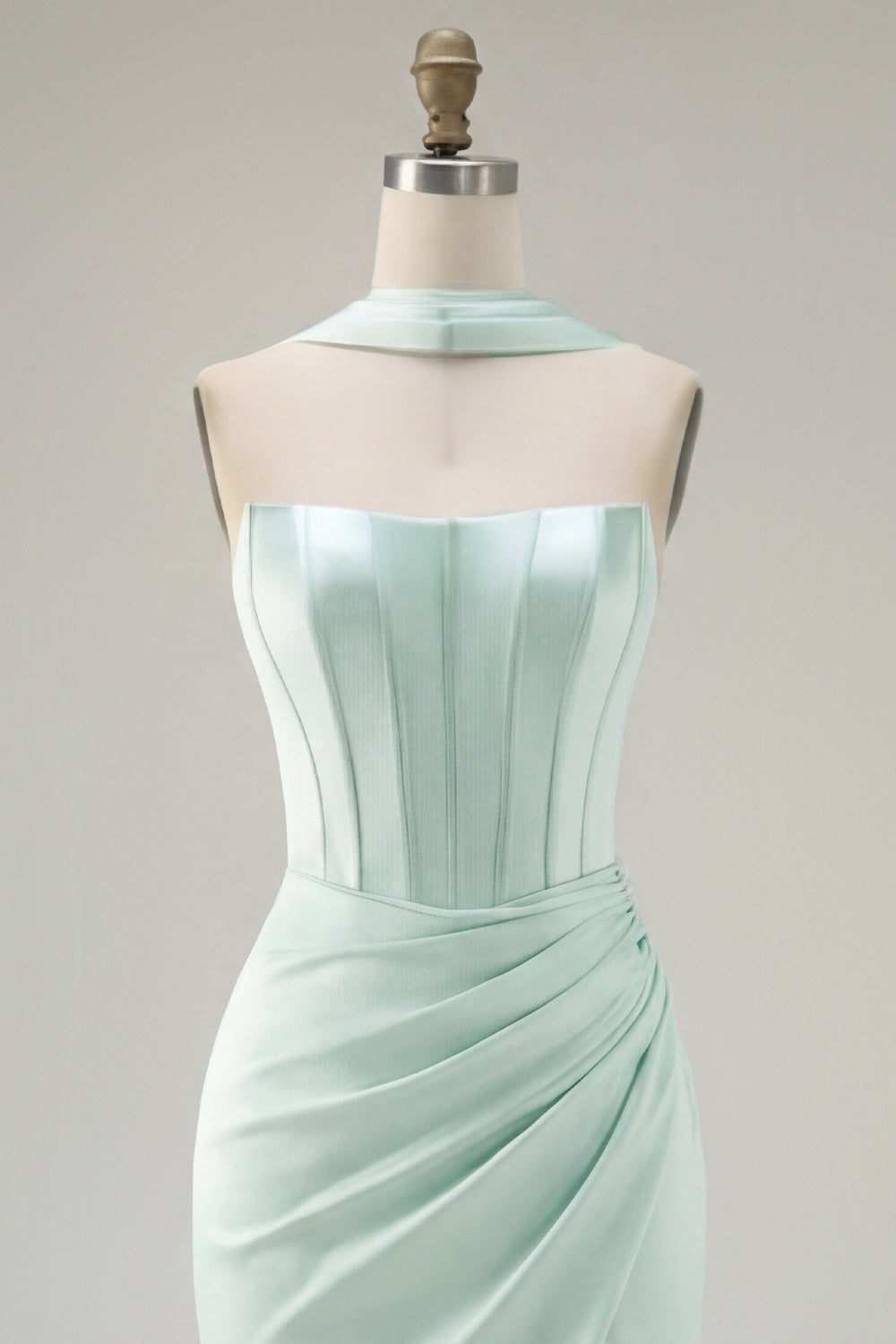 Robe de cocktail corset bustier moulante menthe avec fente