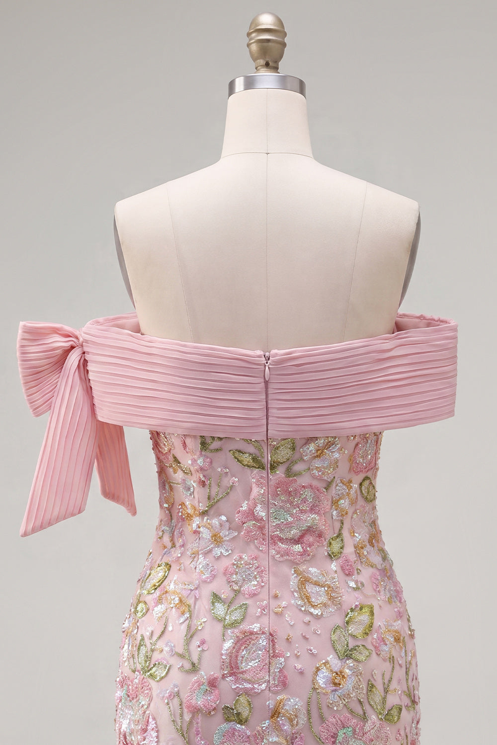 Robe de bal moulante rose à épaules dénudées avec imprimé floral et sequins