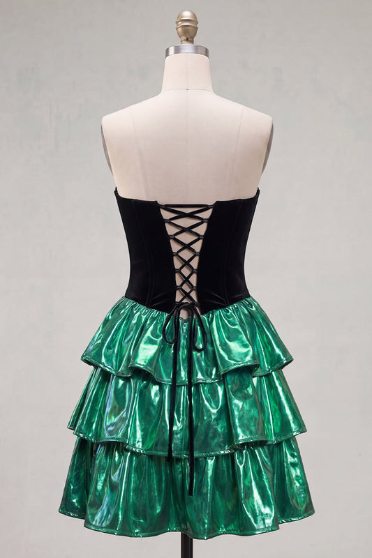 Robe de bal bustier coupe A noire et verte à plusieurs niveaux avec dos lacé
