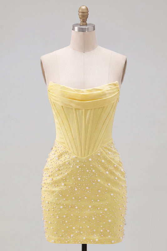 Vestido de fiesta ajustado con corsé palabra de honor amarillo y perlas