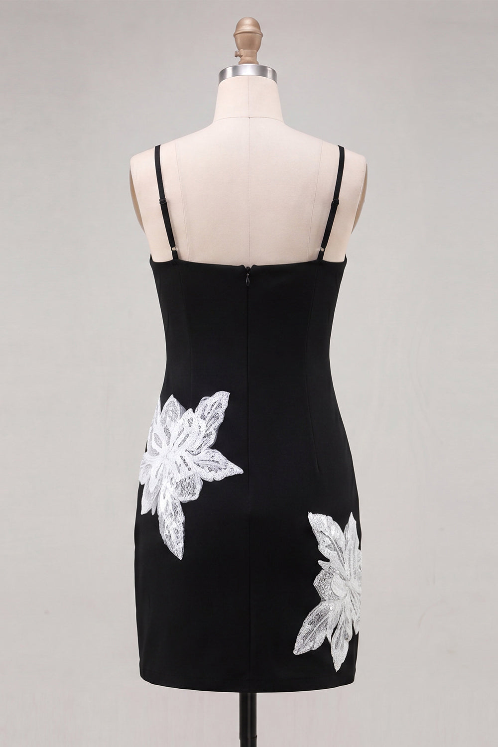 Robe de soirée noire à fleurs, bretelles spaghetti et sequins