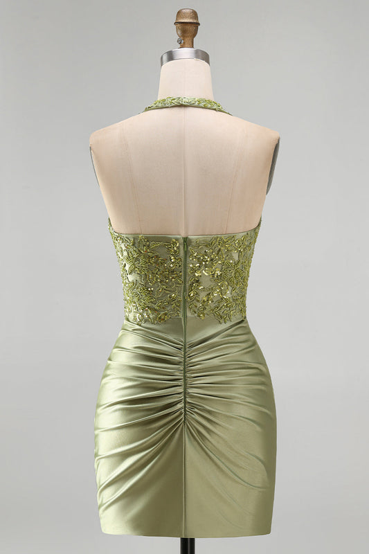 Robe de soirée moulante en satin à col montant et fronces, couleur vert armée, avec perles et motif floral