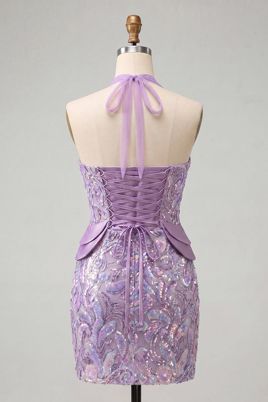Vestido corto lila de lentejuelas con cuello halter, entallado y espalda con cordones para regreso a casa