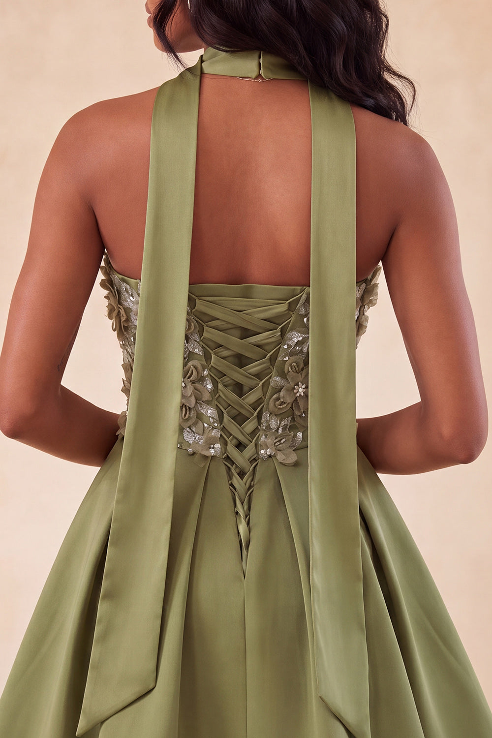 Robe de bal de fin d'année vert olive évasée en cœur à perles florales avec dos lacé