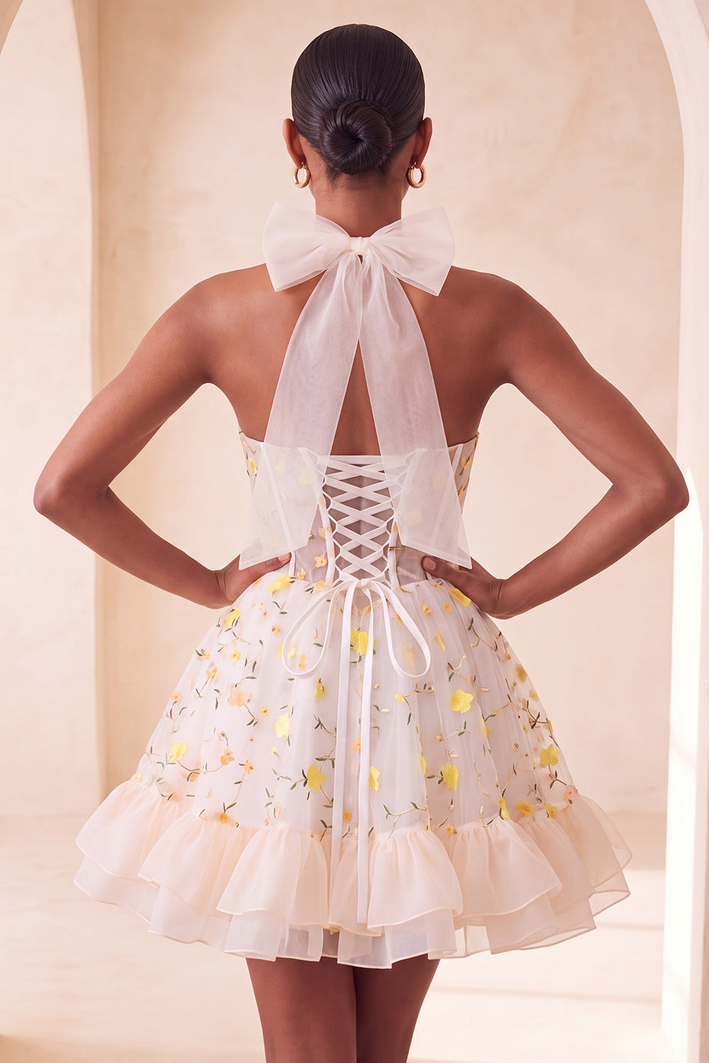 Robe de cocktail corset transparente à volants et laçage au dos, coupe trapèze, jaune clair et motif floral