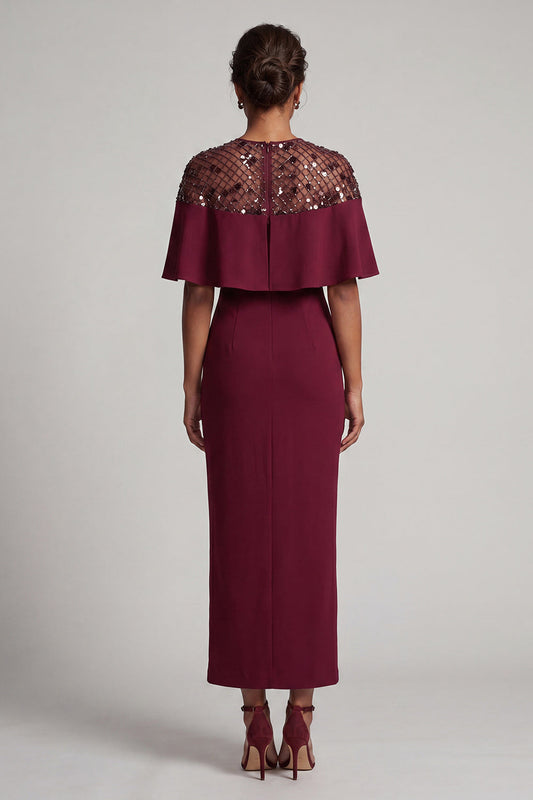 Robe fourreau midi sirène bordeaux à col rond avec cape pour la mère de la mariée