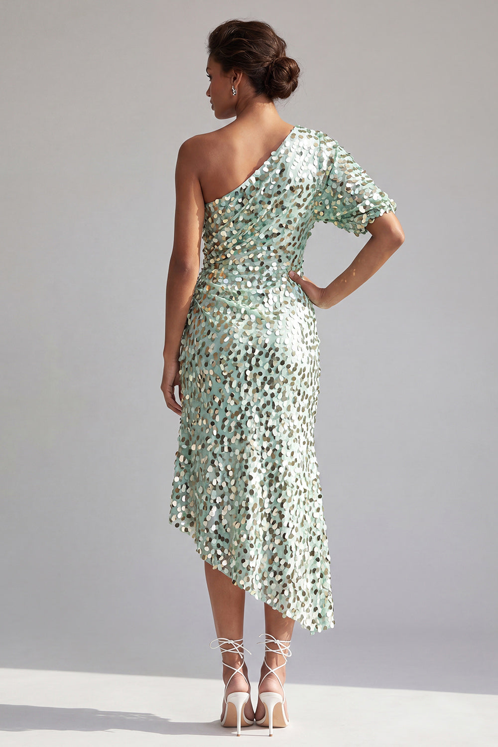 Robe de Mère de la Mariée Mi-Longue Sirène Champagne Asymétrique à Une Épaule Froncée à Paillettes
