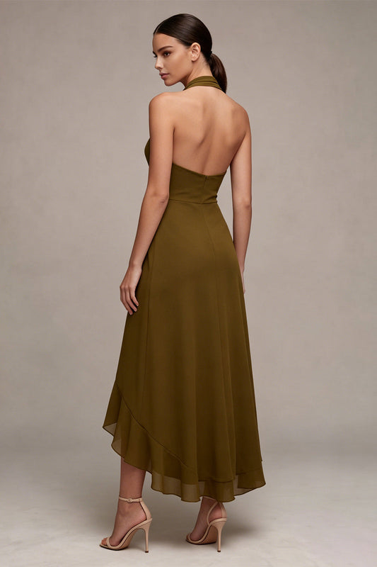 Robe mi-longue évasée en mousseline vert olive avec col licou et volants
