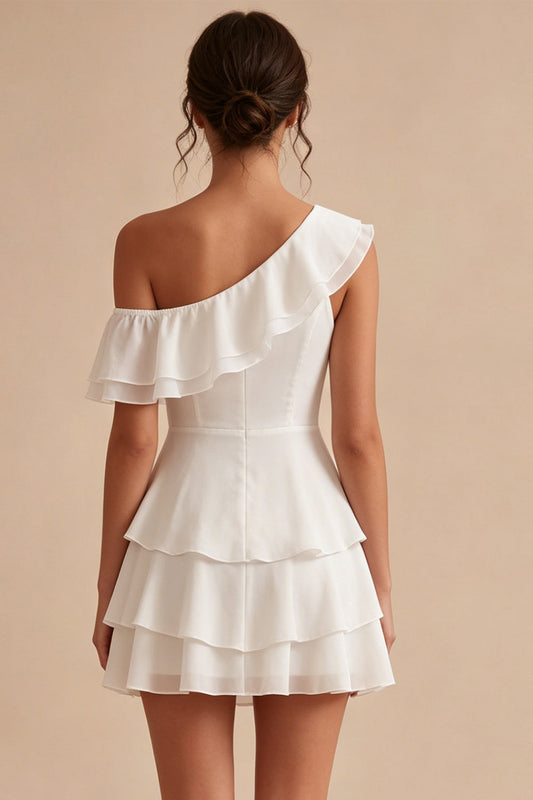 Vestido corto blanco asimétrico de gasa con volantes y capas