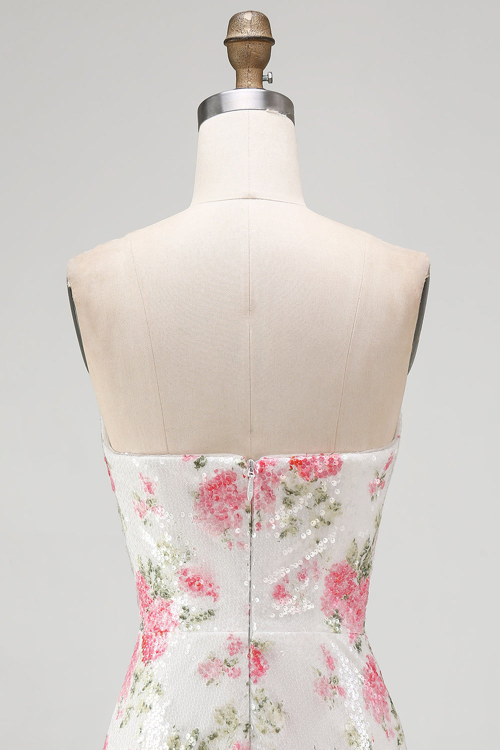 Robe de cocktail moulante blanche à trou de serrure avec sequins floraux et laçage au dos