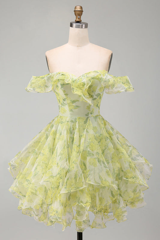 Robe de bal courte évasée jaune vert à épaules dénudées avec imprimé floral et volants