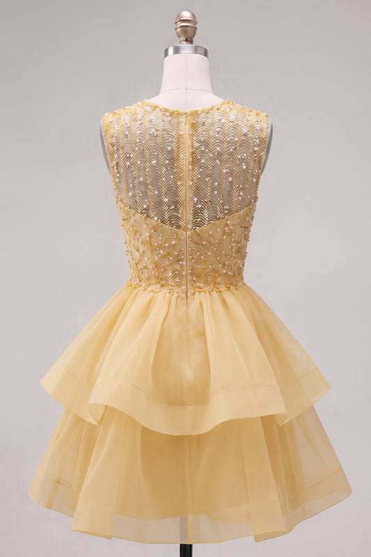 Vestido corto de regreso a casa amarillo con cuello redondo, corte en A, capas y perlas