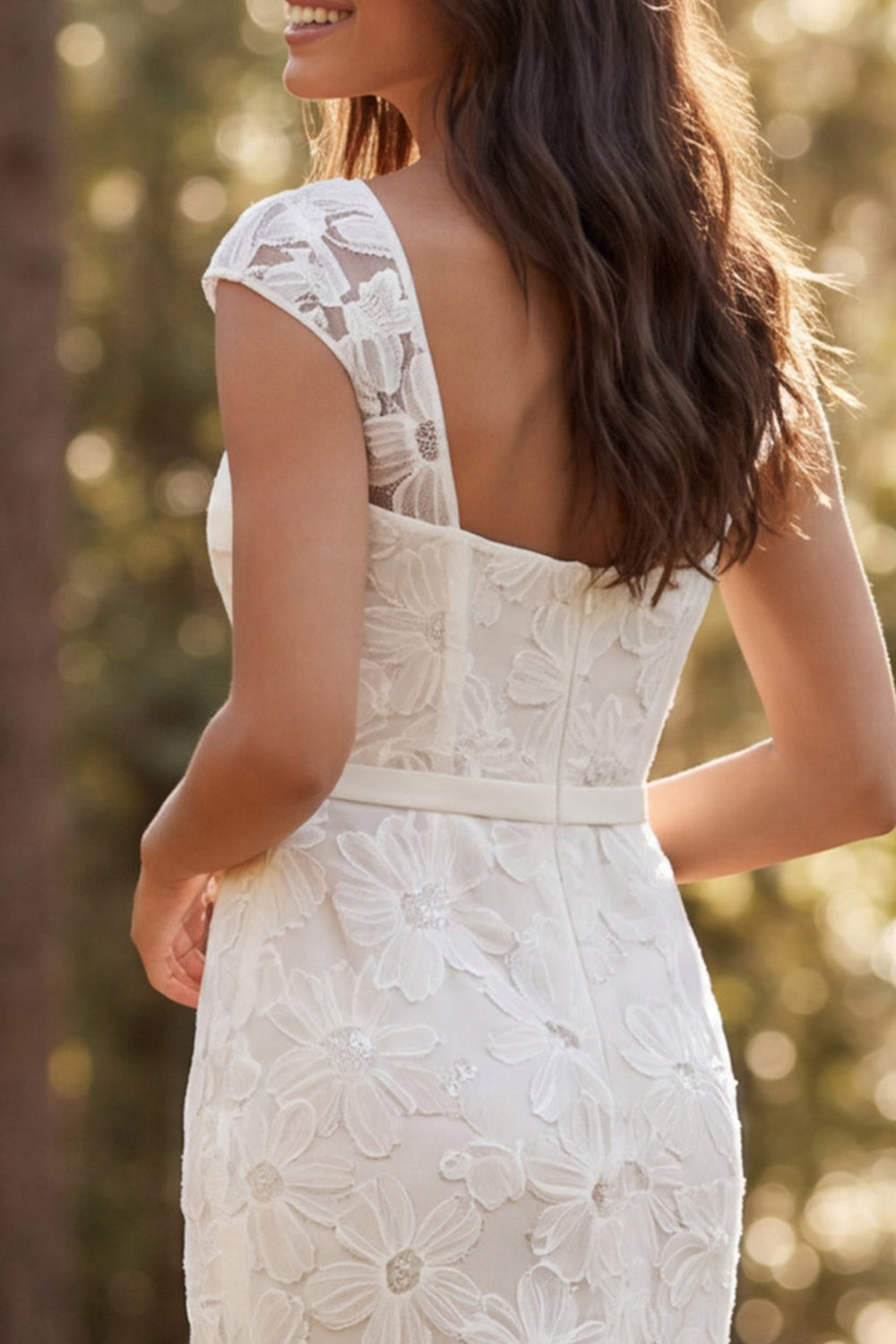 Robe de mariée longue sirène ivoire à fleurs, col carré et fente