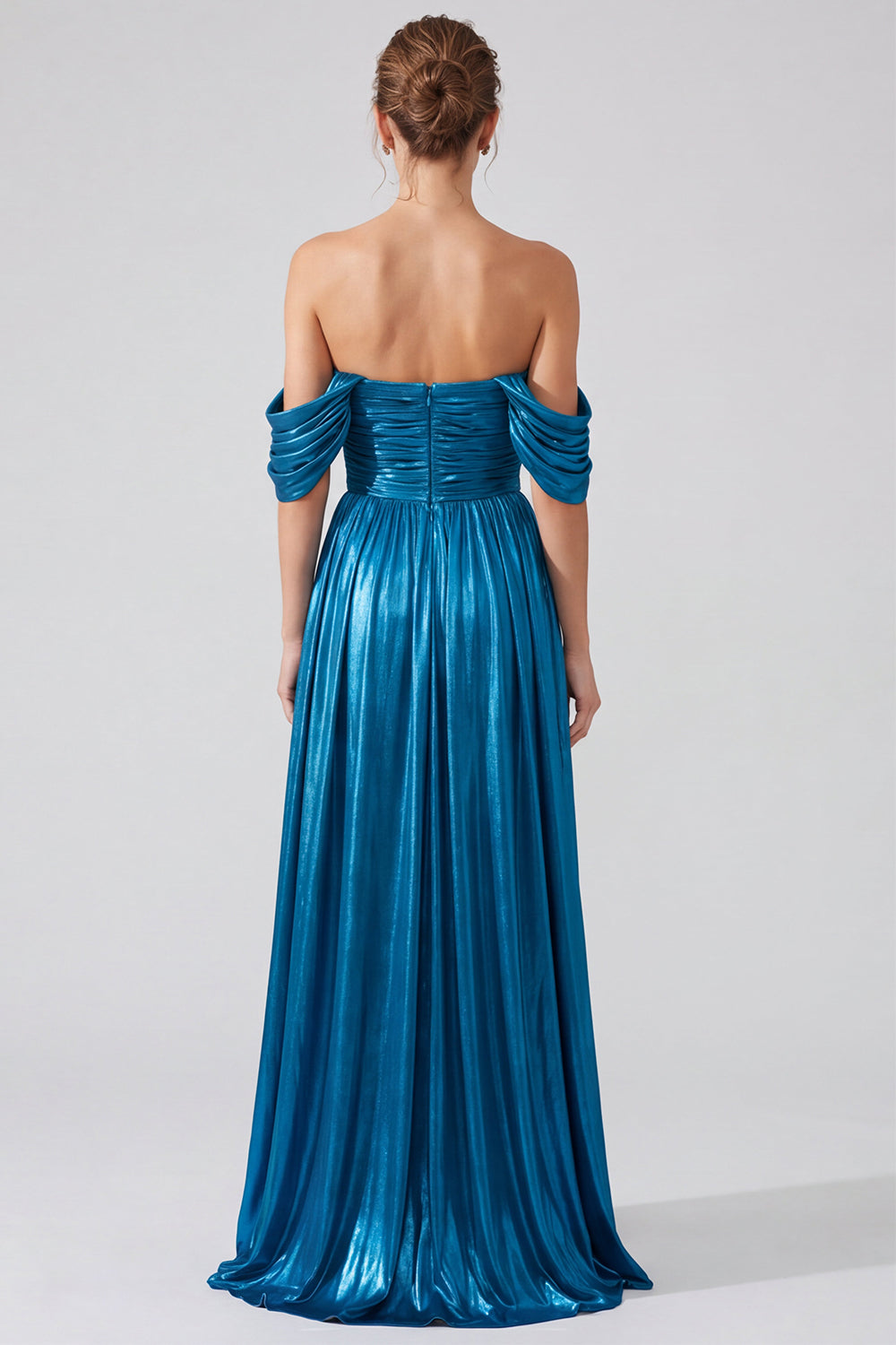 Robe longue de soirée dorée métallisée, coupe trapèze, épaules dénudées, froncée avec fente