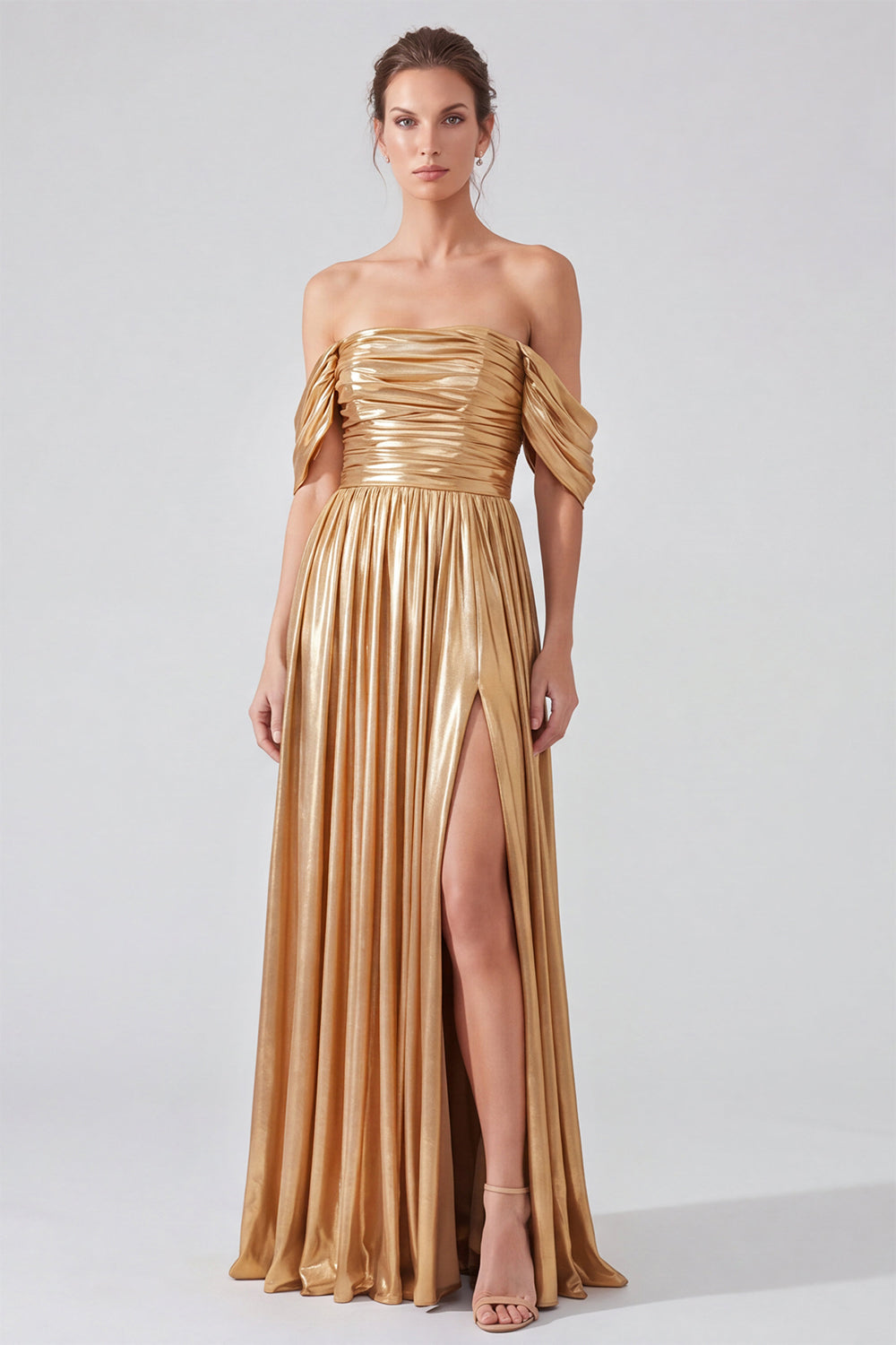 Robe longue de soirée dorée métallisée, coupe trapèze, épaules dénudées, froncée avec fente