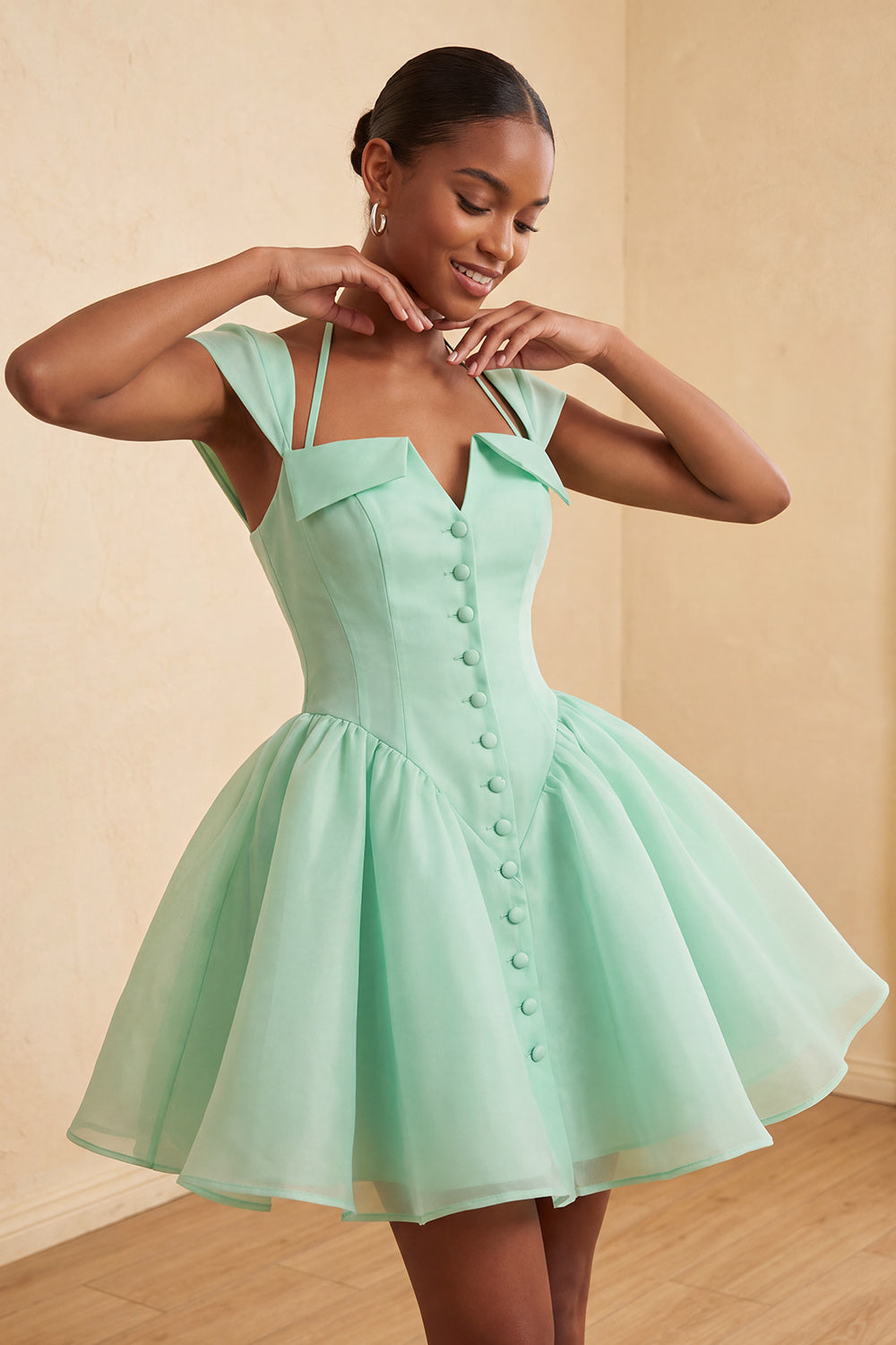 Robe courte de bal de fin d'année vert menthe, coupe trapèze, à boutonnage simple et manches courtes