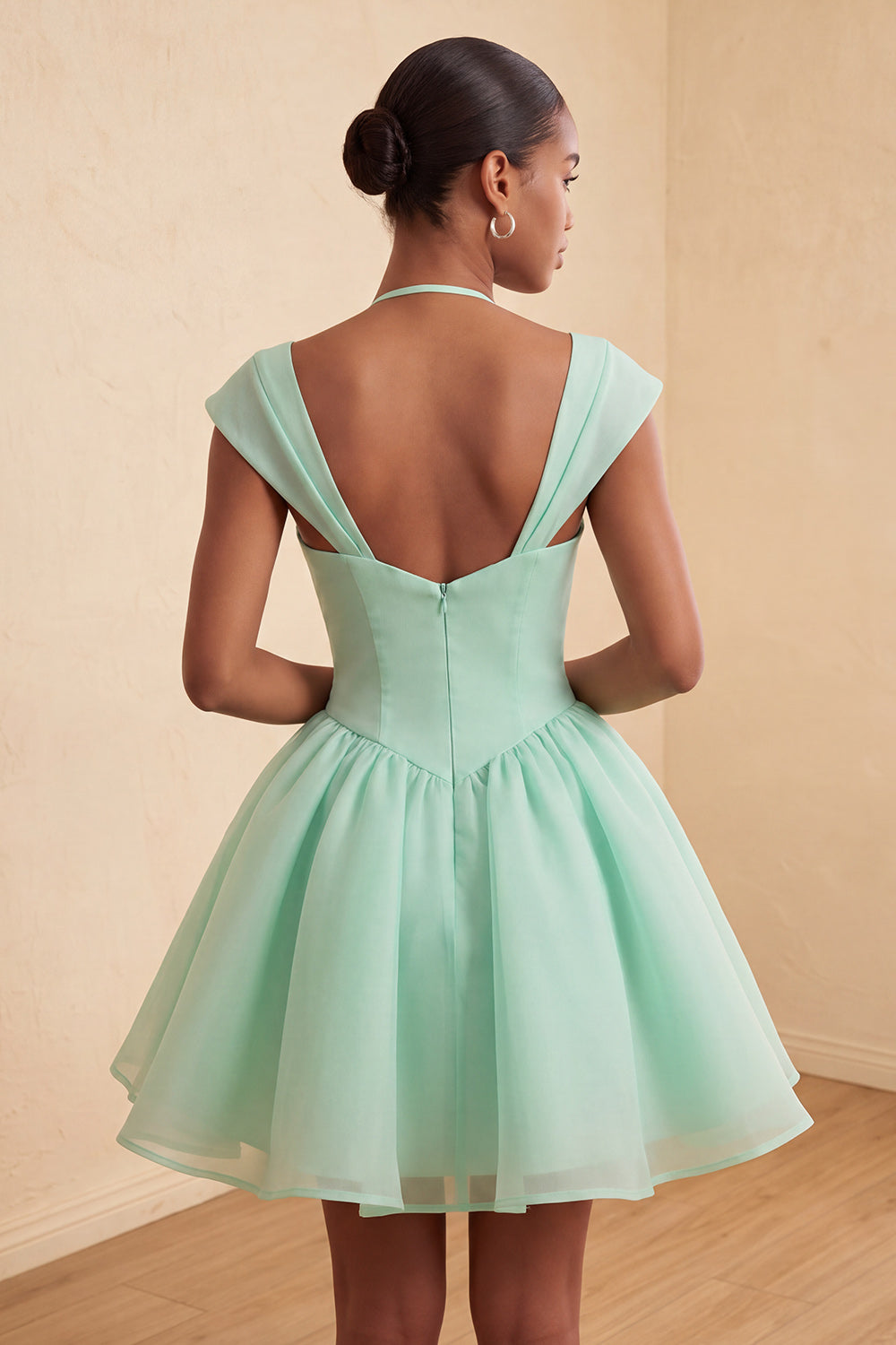 Robe courte de bal de fin d'année vert menthe, coupe trapèze, à boutonnage simple et manches courtes