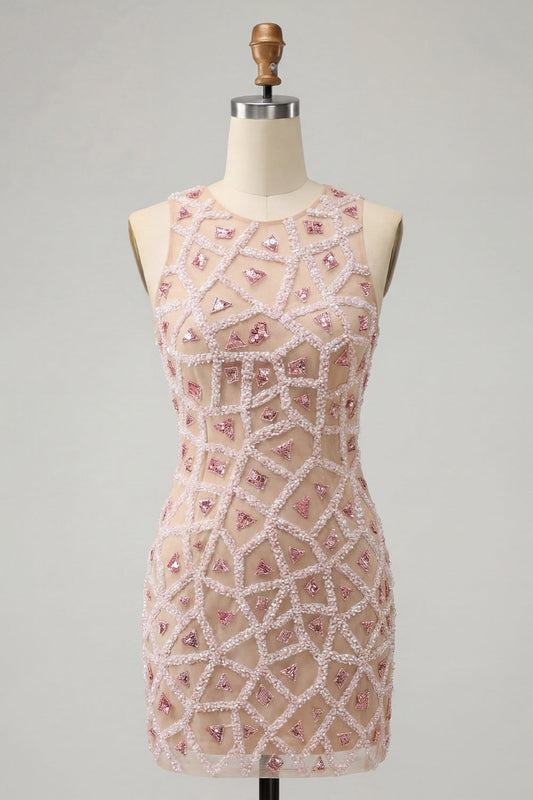 Robe de soirée courte moulante rose poudré à col rond avec perles