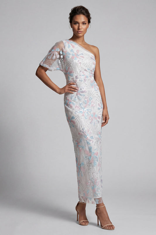 Robe longue fourreau asymétrique à fleurs et paillettes, idéale pour la mère de la mariée