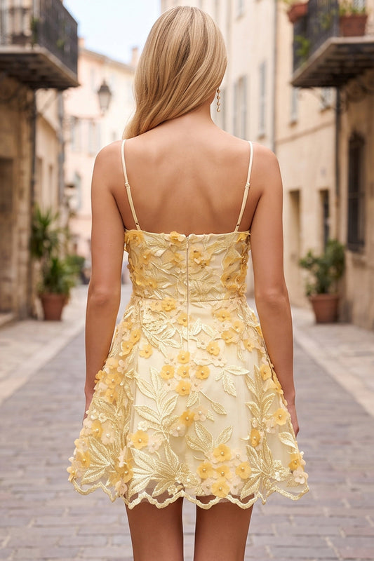 Robe courte de bal de fin d'année évasée jaune avec broderies de perles et appliques florales 3D