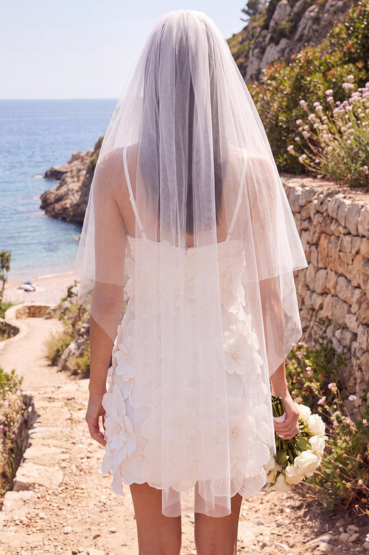 Robe de mariée mini fourreau blanche col en V avec fleur 3D