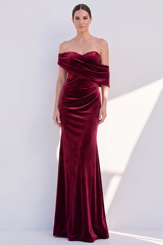 Robe de soirée sirène en velours ruché épaules dénudées bordeaux