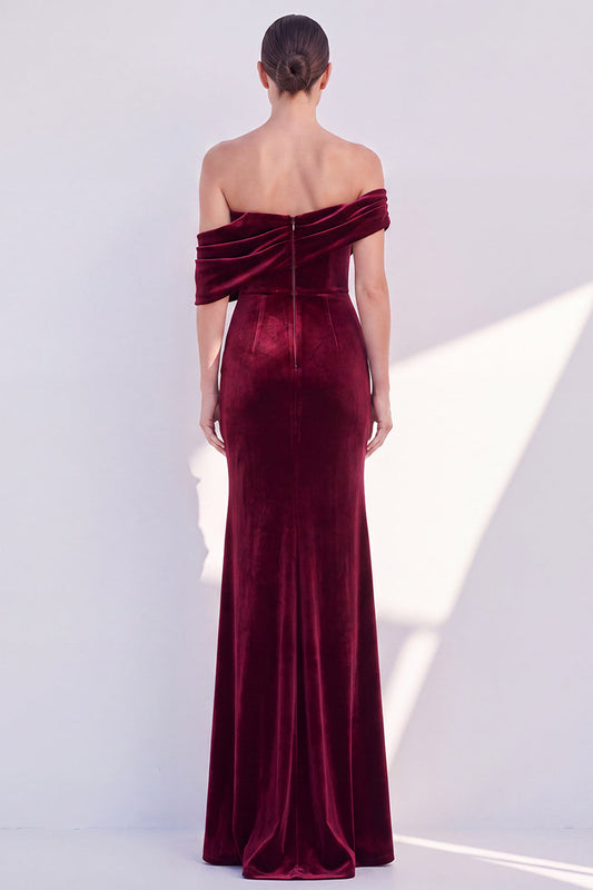 Robe de soirée sirène en velours ruché épaules dénudées bordeaux