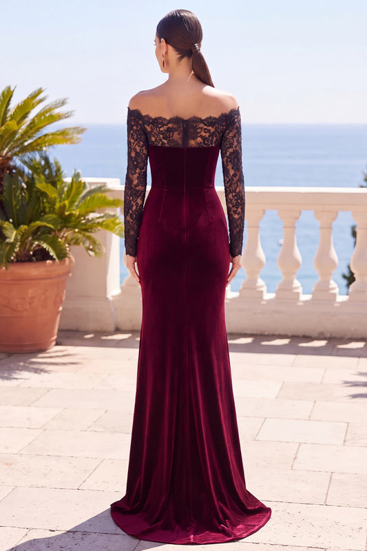Robe de soirée longue sirène en dentelle de velours bordeaux à épaules dénudées et manches longues