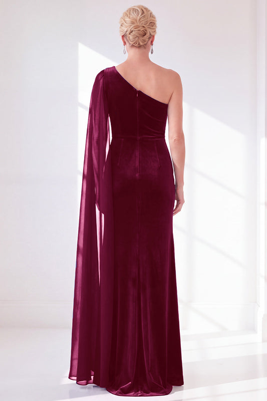 Robe fourreau froncée bordeaux asymétrique à épaule dénudée pour mère de la mariée avec cape latérale