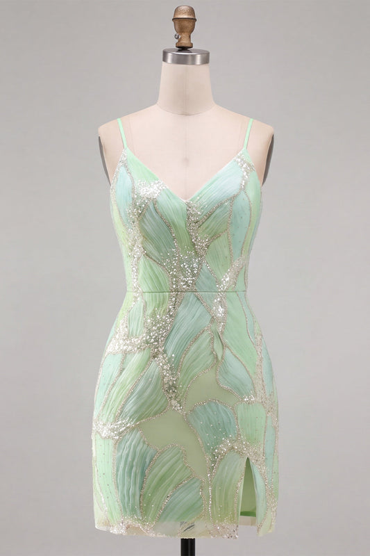 Robe de bal courte moulante vert menthe à sequins, col en V et fente latérale