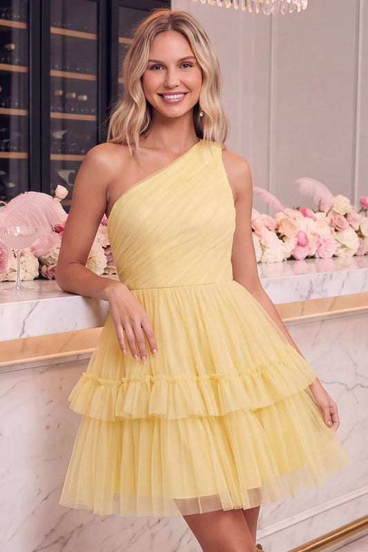 Robe de retour à la maison courte à volants et tulle jaune asymétrique à volants